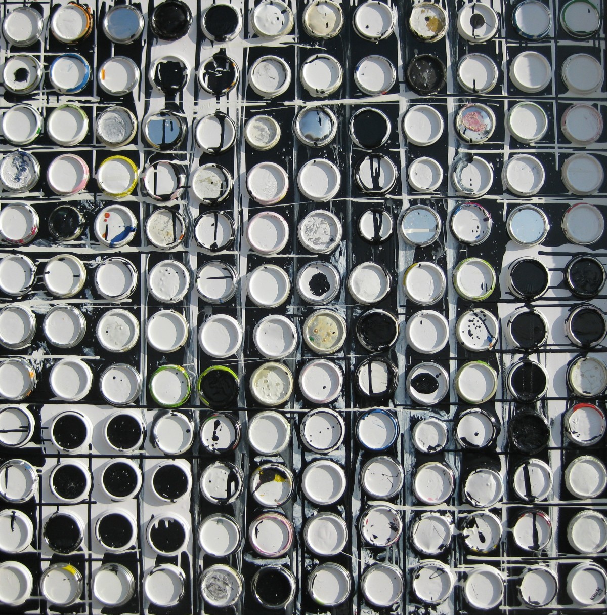 Lackdosendeckel, Acrylat auf Leinwand, 160 cm x 160 cm, 2013